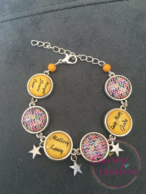 Bracelet multi-médaillons zig zag et prénoms personnalisables