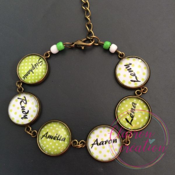 Bracelet multi-médaillons avec prénom tons verts