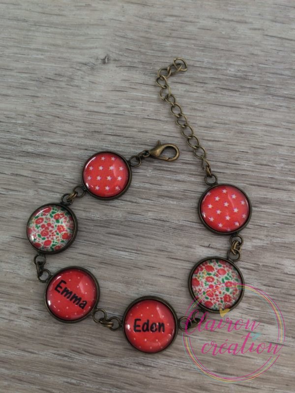 Bracelet multi-médaillons liberty rouge et prénoms personnalisables