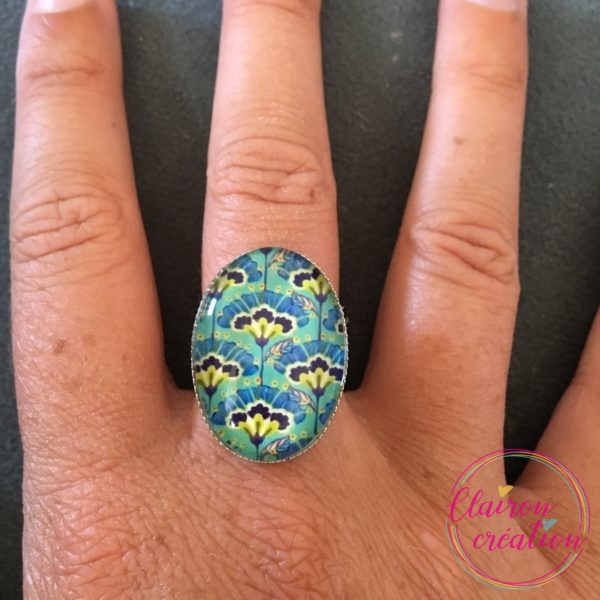 Bague ovale motif japonisant fleuri