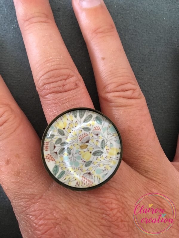 Bague Ronde petites fleurs champêtres pastel