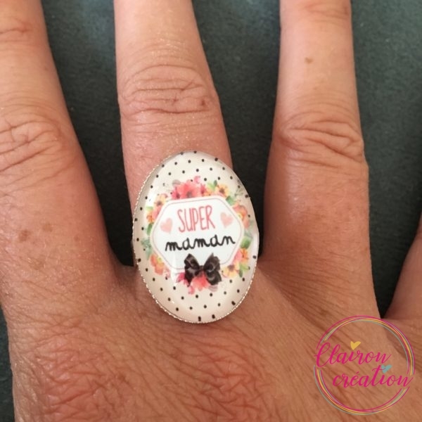 Bague ovale motif Super Maman