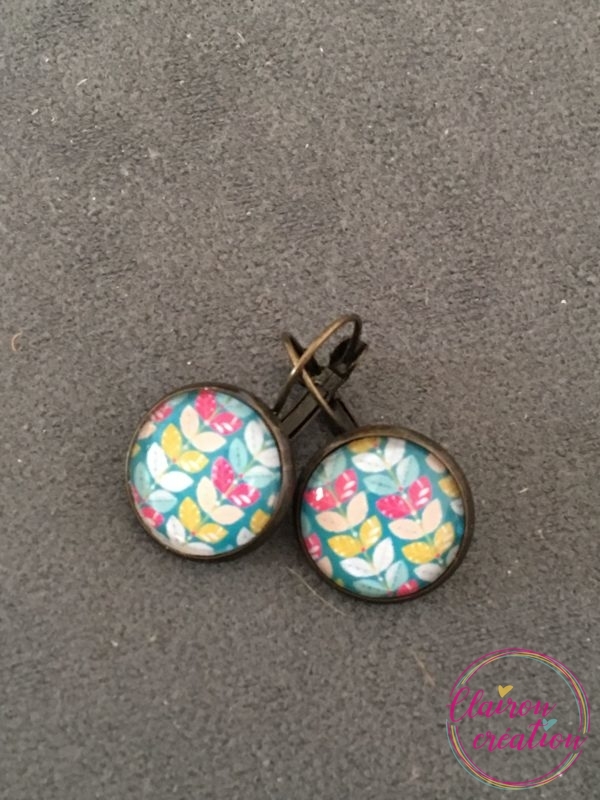 Boucles dormeuse Pétales rose / bleu /