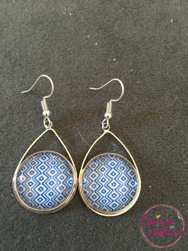 Boucles triangle motif géométrique bleu