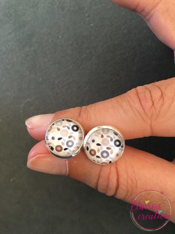 Puces d'oreilles motif rétro marron