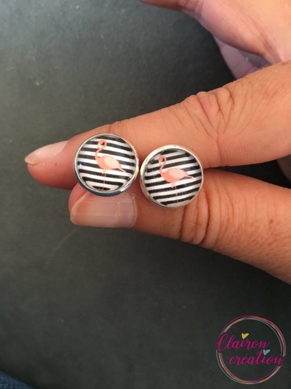 Puces d'oreilles Flamand rose sur rayures