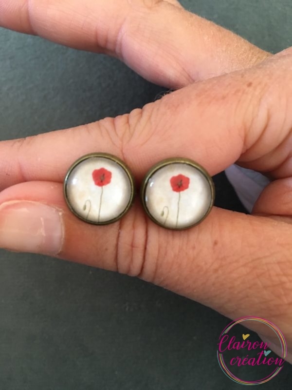 Puces d'oreilles jolie coquelicot