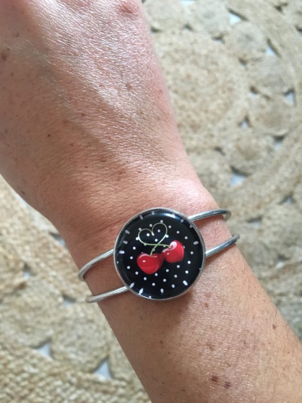 Manchette Cerise sur fond pois noir et blanc