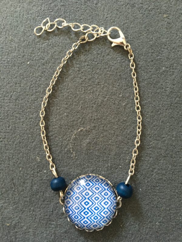Bracelet motif bleu géométrique