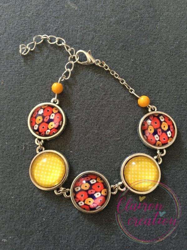 Bracelet multi-médaillons coquelicot et fond jaune