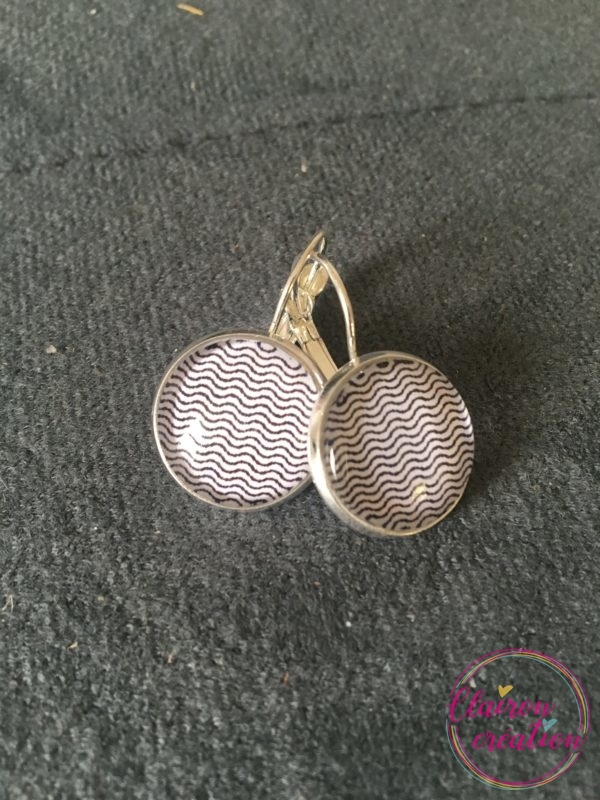 Boucles vaguelettes noires et blanches