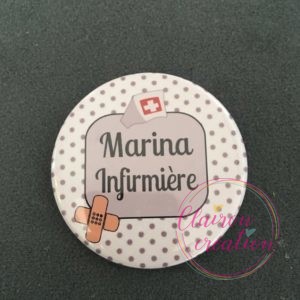 Badge Infirmière + prénom triangle colorés