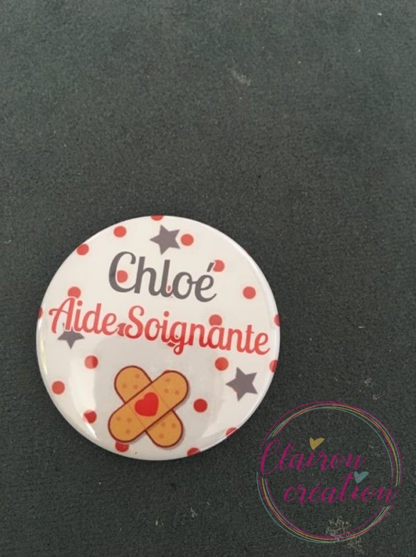 Badge prénom aide soignante pois rouge