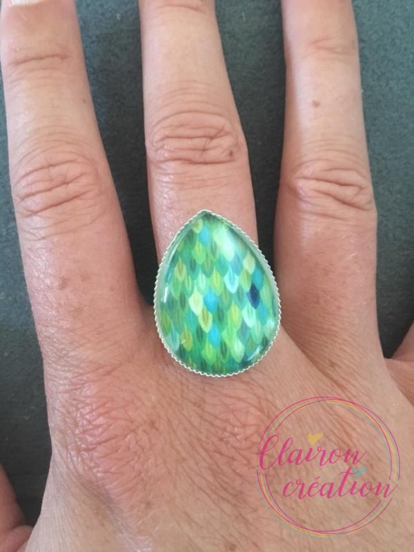 Bague ovale motif Pétales Vertes