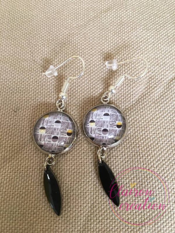 Boucles noir et blanc géométrique