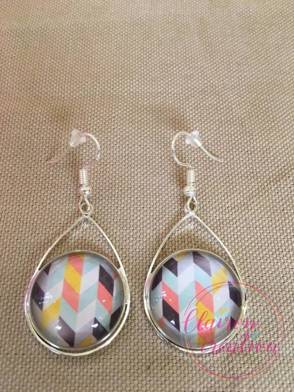 Boucles triangle cubes géométriques en couleurs