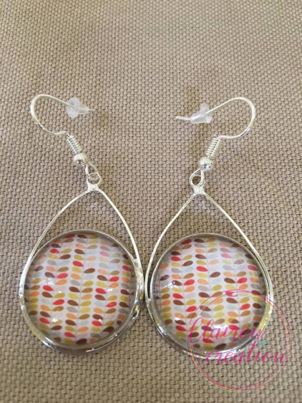 Boucles triangles fleurs grimpantes