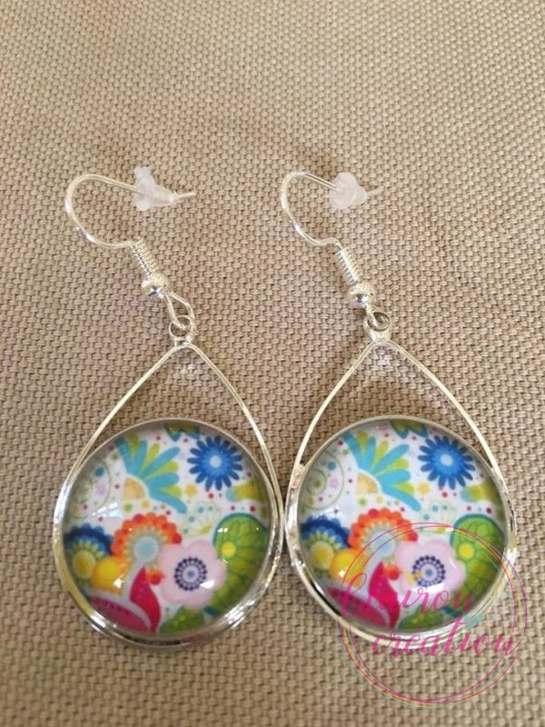 Boucles triangles fleurs Peace
