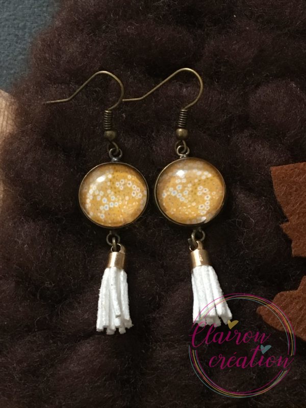 Boucles pompon blanc liberty