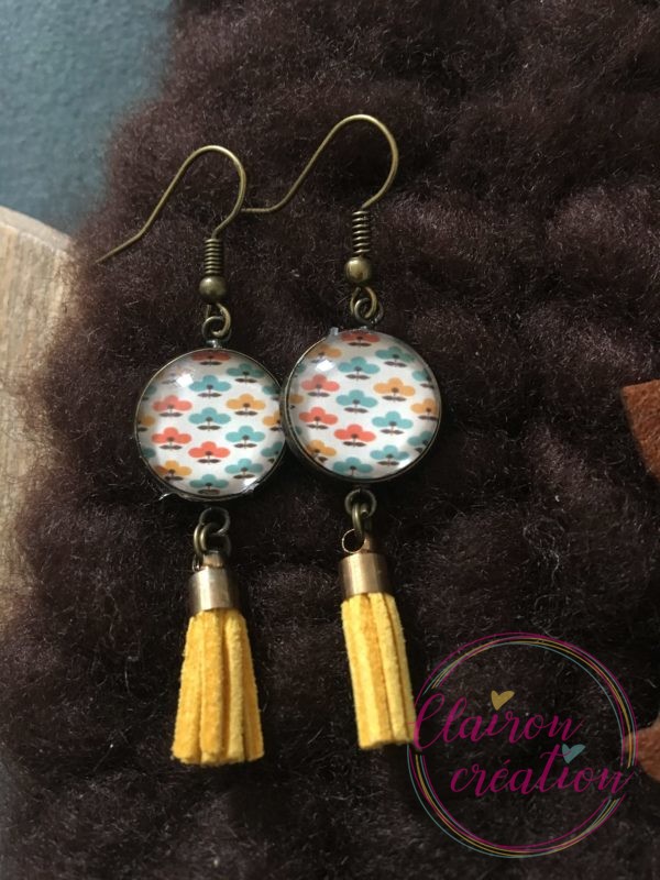 Boucles pompon fleurs rétro