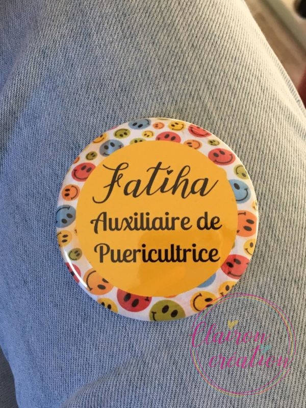 Badge prénom Auxiliaire puéricultrice Smiley