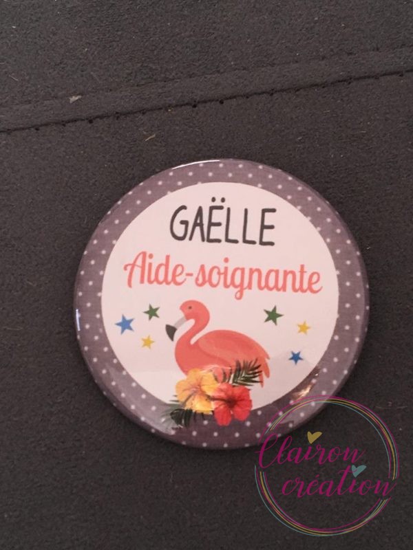 Badge prénom aide soignante flamand rose