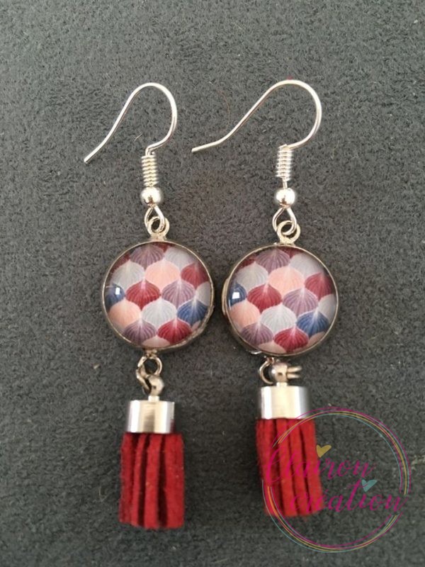 Boucles pompon parapluies collés