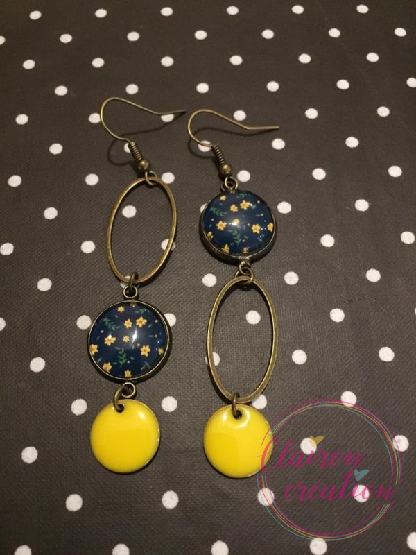 Boucles pendantes petites fleurs jaunes