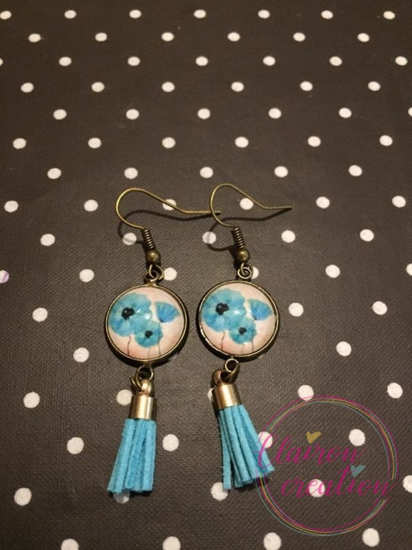 Boucles pompon coquelicots bleu