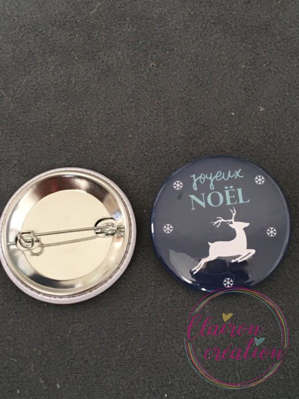 Badge Joyeux Noël Cerf Fond bleu