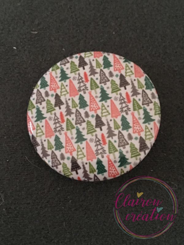 Badge Forêt de sapins de Noël