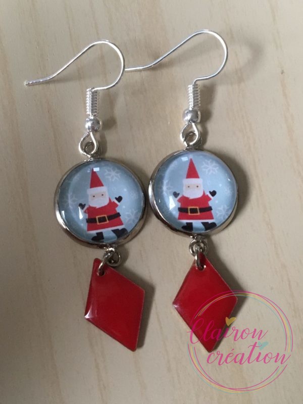 Boucles Père Noël sous la neige