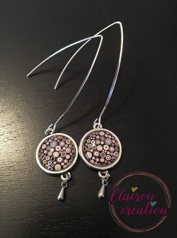 Boucles hameçon ronds dorés fond noir
