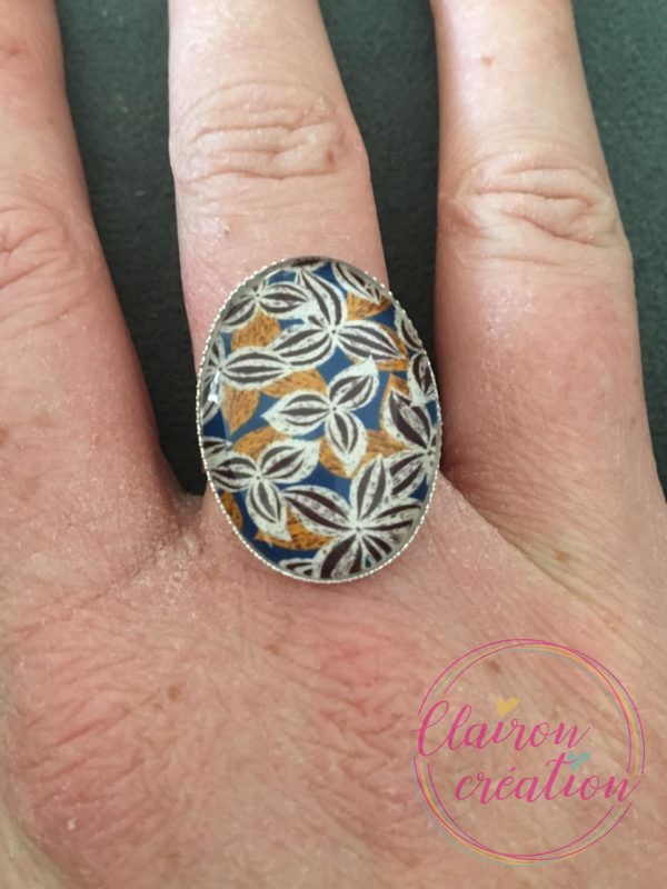Bague ovale feuillage orangé marron bleu