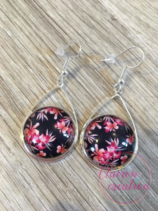 Boucles triangle Fleurs Rose fond noir