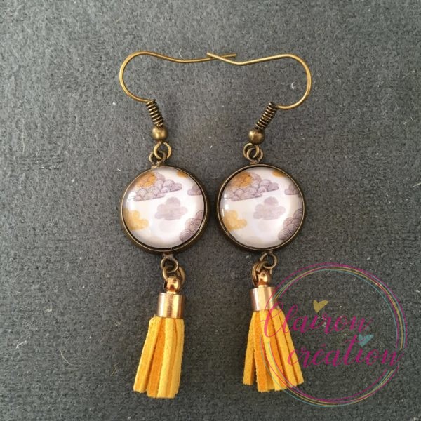 Boucles pompon nuages jaune et gris