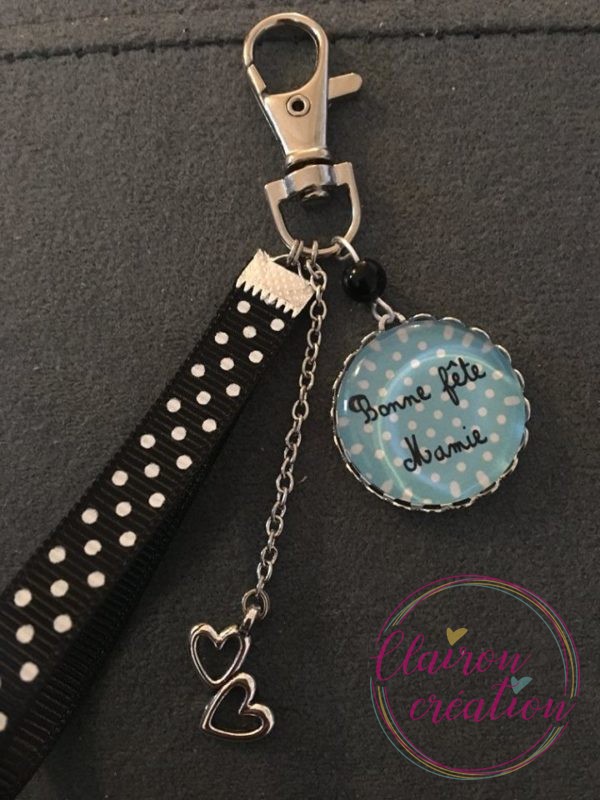Porte Clé Bonne Fête Mamie fond Noir et Blanc
