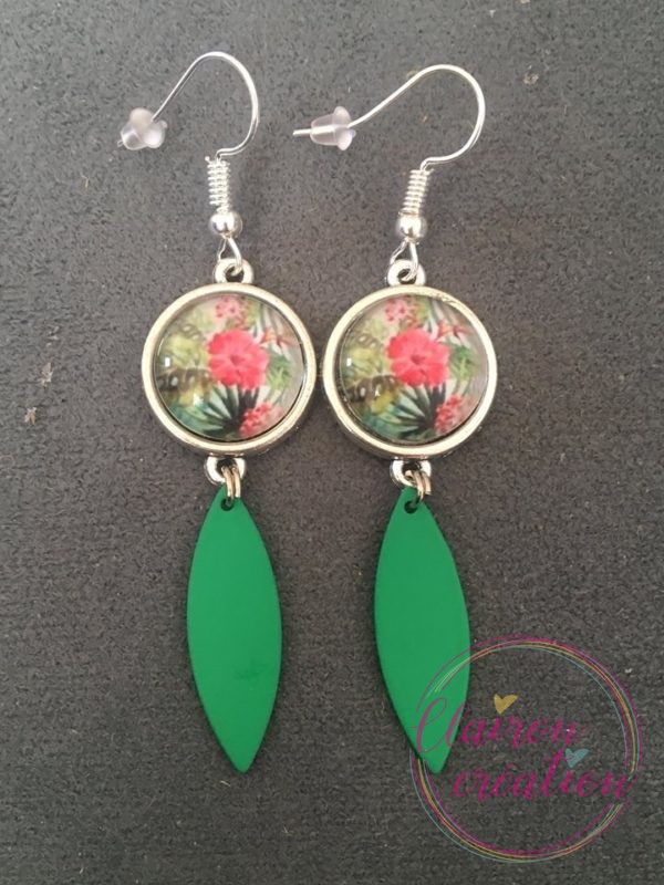 Boucles pendantes fleurs tropicales ton vert