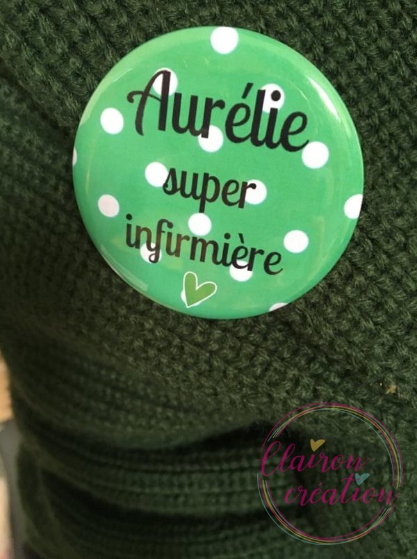 Badge prénom Super infirmiere fond vert