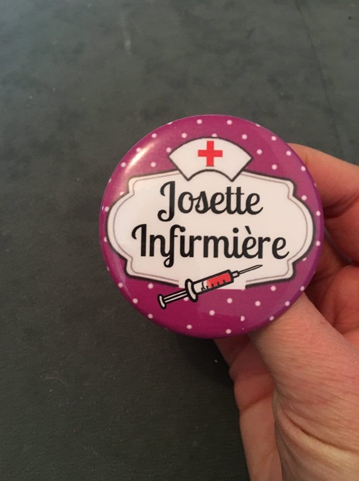 Badge prénom infirmiere violet