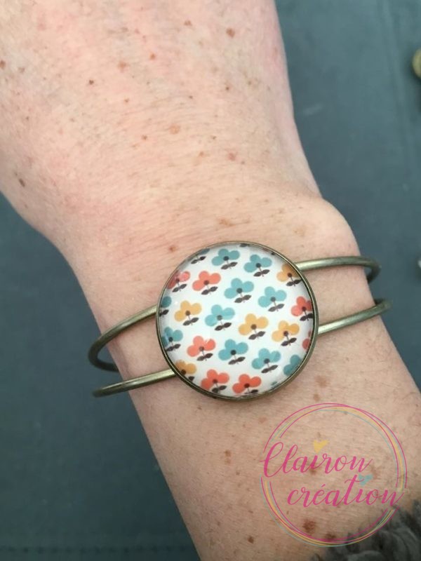 Bracelet Manchette Trèfles colorés (jaune orange bleu)