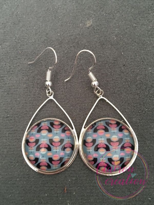 Boucles triangle motif abstrait bleu / noir / rose / pastel
