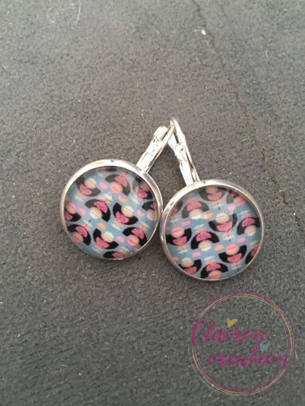 Boucles dormeuses motif abstrait bleu / noir / rose / pastel