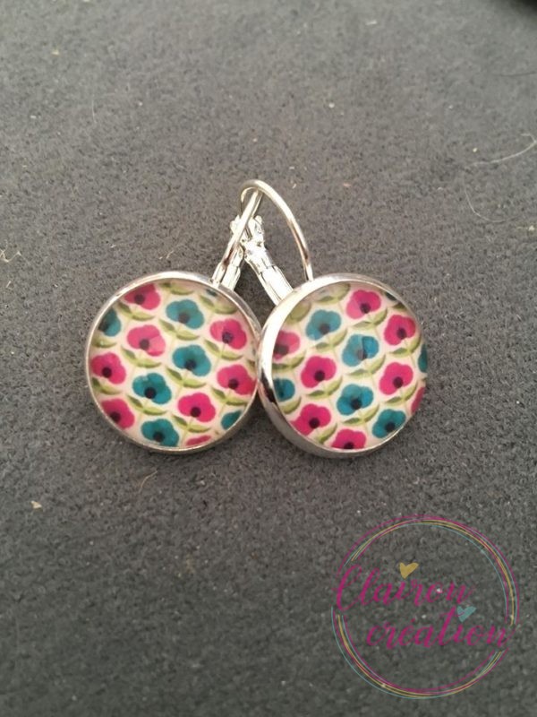 Boucles dormeuses jolies fleurs fushia turquoise