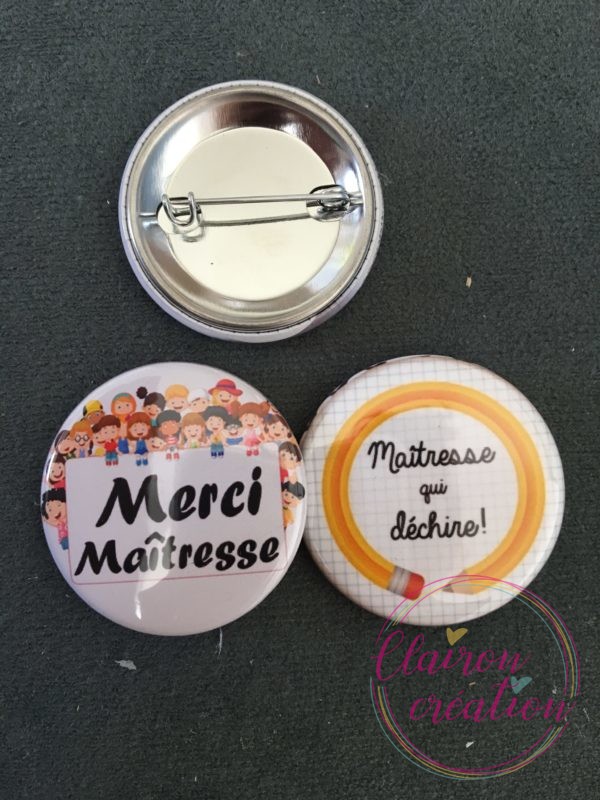 Badge au choix Merci Maîtresse qui déchire
