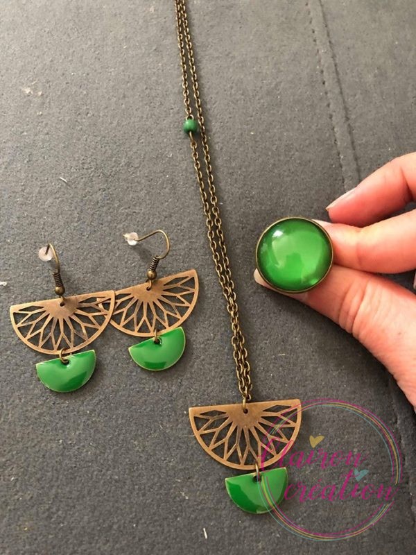 Parure éventail cuivrée et sequins verts