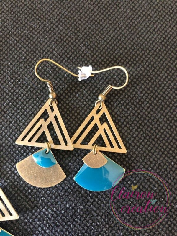 Boucles pendantes triangles enlacés bleus (64)