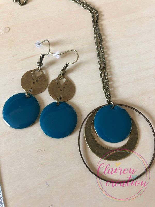 Parure avec cercles et rond couleur bleu