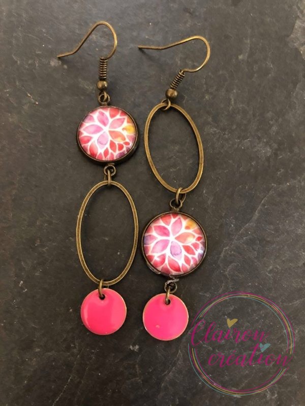 Boucles pendantes pétales roses