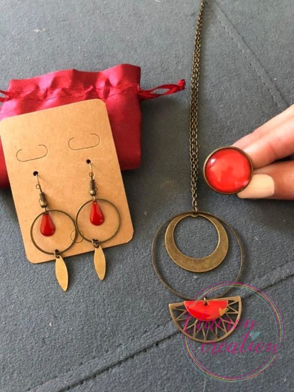 Parure avec cercles et rond couleur rouge